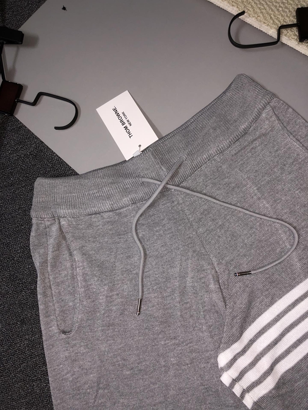 ブランドハーフパンツ背面デザイン